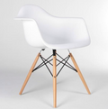 DAW Chair Eames Replica